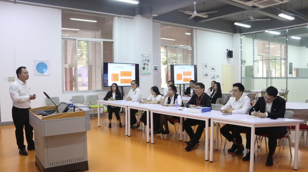 福建省高职院校第二轮人才培养工作评估专家组对我校进行评估回访